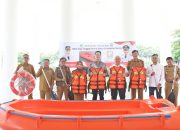 Alarm Banjir Kabupaten Serang Berbunyi, AQUATEC Turun Tangan Serahkan 5 Rescue Boat untuk Evakuasi Warga
