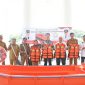 Bupati Serang Ratu Rachmatuzakiyah menerima simbolis lima unit rescue boat dari Direktur PT Gani Arta Dwitunggal Andi Jaya Prawira di Pendopo Bupati Serang, Senin, 5 Januari 2026