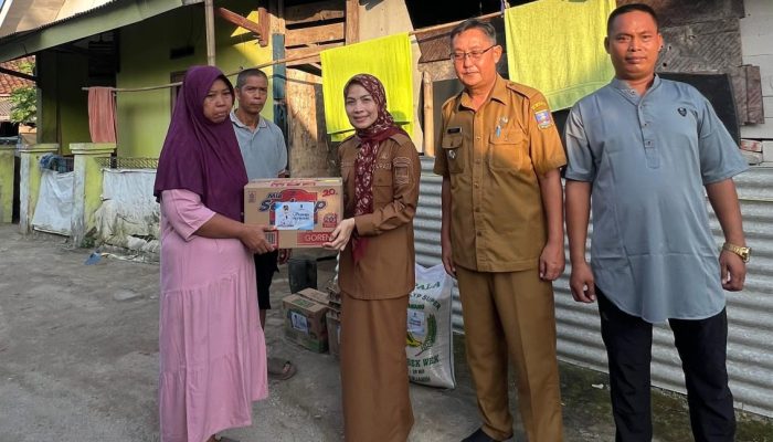Bupati Serang Ratu Rachmatuzakiyah meninjau lokasi longsor di Kampung Kedung Cinde, Desa Katulisan, Kecamatan Cikeusal
