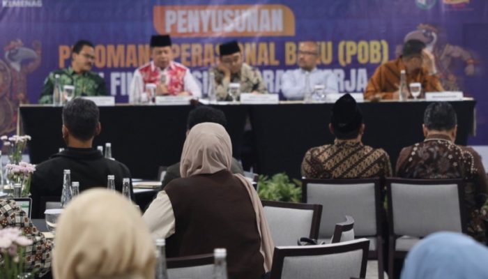 Pimpinan Kanwil Kemenag dan PTKIN se-Indonesia mengikuti forum Sinergitas Kanwil Kemenag Bersama PTKIN di Surabaya, Januari 2025.