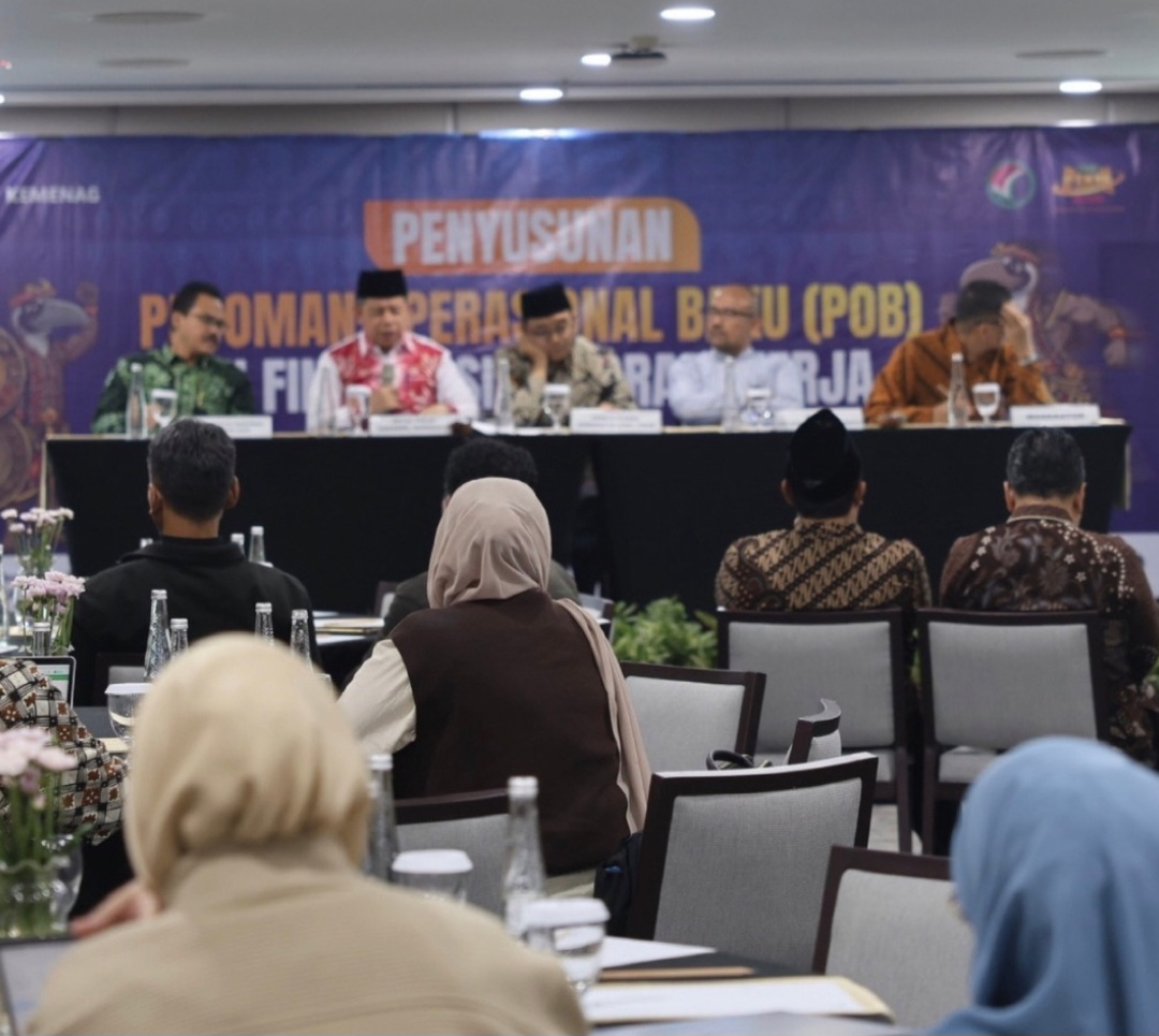 Pimpinan Kanwil Kemenag dan PTKIN se-Indonesia mengikuti forum Sinergitas Kanwil Kemenag Bersama PTKIN di Surabaya, Januari 2025.