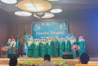 Jajaran pengurus PC Fatayat NU Kota Serang masa khidmat 2025–2030 berfoto bersama usai pelantikan di Aula PUPR Provinsi Banten, Sabtu, 18 Januari 2026