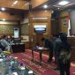 Ketua DPRD Kabupaten Serang Bahrul Ulum memimpin rapat paripurna pengambilan keputusan Raperda Perlindungan Lingkungan Hidup di gedung DPRD Kabupaten Serang.