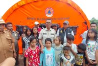 Ketua Fraksi Gerindra DPRD Kabupaten Serang Ahmad Muhibbin meninjau lokasi banjir di Kampung Kuranji, Desa Cakung, Kecamatan Binuang, Selasa, 20 Januari 2026, untuk mengidentifikasi penyebab banjir yang kembali merendam permukiman warga.