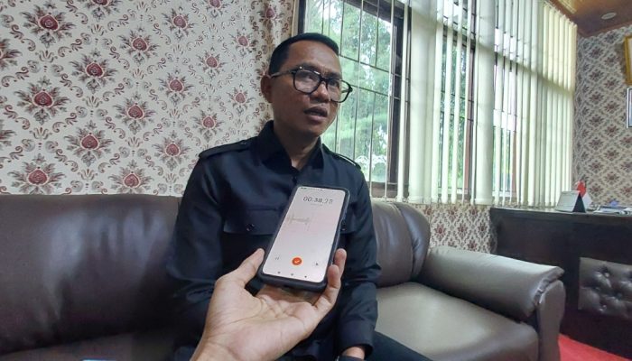 Ketua Fraksi Partai Gerindra DPRD Kabupaten Serang Ahmad Muhibbin saat memberikan keterangan terkait wacana pemilihan kepala daerah melalui DPRD.