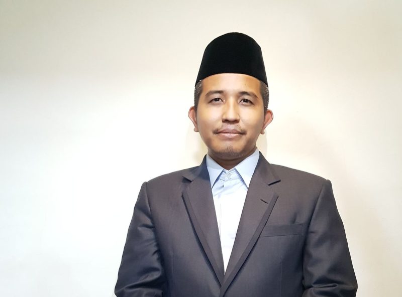 Ketua JKSN Banten KH Muhamad Robi Ulfi Zaini Thohir saat menyampaikan pernyataan dukungan terhadap KH Asep Saefudin Chalim jelang Muktamar NU ke-35, Rabu, 7 Januari 2026