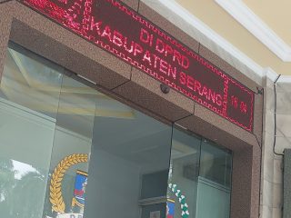Ketua Komisi 3 DPRD Kabupaten Serang Supiyanto saat menyampaikan pandangan terkait evaluasi Pendapatan Asli Daerah (PAD) tahun 2025.