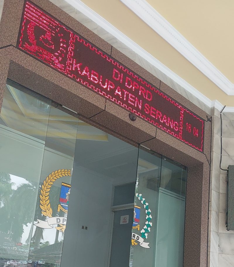 Ketua Komisi 3 DPRD Kabupaten Serang Supiyanto saat menyampaikan pandangan terkait evaluasi Pendapatan Asli Daerah (PAD) tahun 2025.