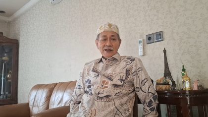 Ketua Umum PB Mathla’ul Anwar, H Embay Mulya Syarif, memberikan pernyataan terkait polemik materi komedi Pandji Pragiwaksono yang dilaporkan ke Polda Metro Jaya, saat ditemui di Kota Serang, Minggu, 25 Januari 2026