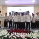 Ketua Umum PP Pemuda Muhammadiyah Dzulfikar Ahmad Tawalla bersama jajaran pengurus PDPM Kota Serang periode 2025–2029 usai prosesi pelantikan di Gedung Dakwah Muhammadiyah Banten, Senin, 19 Januari 2026