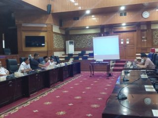 Komisi IV DPRD Kabupaten Serang menggelar rapat bersama manajemen PT Modern Cikande Industrial Estate membahas komitmen pengelolaan limbah dan pembangunan IPAL, Rabu, 28 Januari 2026