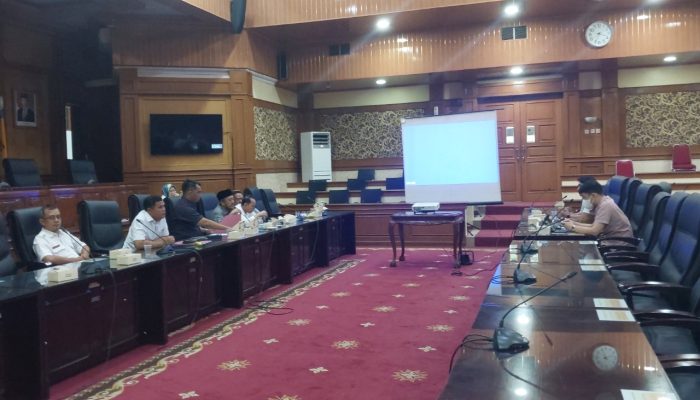 Komisi IV DPRD Kabupaten Serang menggelar rapat bersama manajemen PT Modern Cikande Industrial Estate membahas komitmen pengelolaan limbah dan pembangunan IPAL, Rabu, 28 Januari 2026