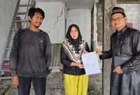 LBH PKC PMII Banten mendampingi korban saat melaporkan dugaan penipuan proyek renovasi ruko ke Polres Serang, Banten.