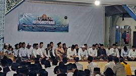 Pengurus Cabang Nahdlatul Ulama (PCNU) Kota Serang menggelar Istighotsah dalam rangka peringatan Hari Lahir (Harlah) Nahdlatul Ulama ke-103. Kegiatan ini berlangsung di Majelis Utama Pondok Pesantren Al-Fathaniyah Tengkele, Kecamatan Cipocok Jaya, Kota Serang, Banten, Senin, 5 Januari 2026.