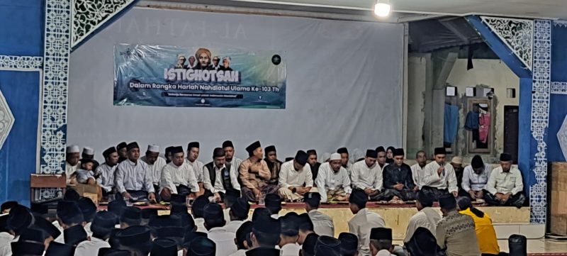 Pengurus Cabang Nahdlatul Ulama (PCNU) Kota Serang menggelar Istighotsah dalam rangka peringatan Hari Lahir (Harlah) Nahdlatul Ulama ke-103. Kegiatan ini berlangsung di Majelis Utama Pondok Pesantren Al-Fathaniyah Tengkele, Kecamatan Cipocok Jaya, Kota Serang, Banten, Senin, 5 Januari 2026.