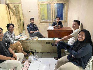 Pengurus PKC PMII Banten dan PKBM Bina Generasi berdiskusi membahas Gerakan 5.000 Beasiswa sebagai upaya mengembalikan hak pendidikan anak putus sekolah di Banten