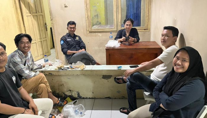 Pengurus PKC PMII Banten dan PKBM Bina Generasi berdiskusi membahas Gerakan 5.000 Beasiswa sebagai upaya mengembalikan hak pendidikan anak putus sekolah di Banten