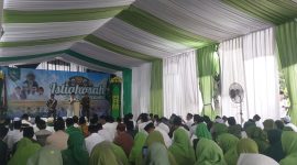 PWNU Banten bersama para kiai dan jamaah mengikuti Istighotsah dan Doa Bersama Harlah ke-103 Nahdlatul Ulama di Kantor PWNU Banten, Kamis, 8 Januari 2026