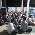 Peziarah memadati Maqbaroh Keramat Syekh Kicili Bayun di Kampung Nambo Desa RT/RW. 002/001 Desa Cibodas, Tanara, Kabupaten Serang, menjelang peringatan Haul Akbar ke-338.