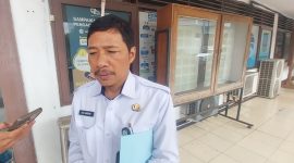 Plt Kepala BKPSDM Kabupaten Serang, Sugi Hardono, memberikan keterangan terkait pelantikan Eselon II dan status PPPK Paruh Waktu di lingkungan Pemkab Serang