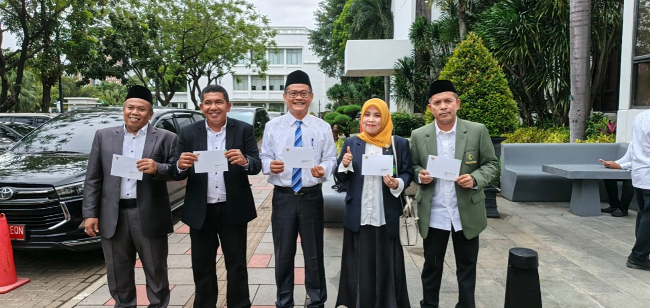 Presiden Prabowo Subianto memberikan arahan kepada para rektor perguruan tinggi se-Indonesia dalam taklimat tertutup di Istana Merdeka, Jakarta, Kamis, 15 Januari 2026.