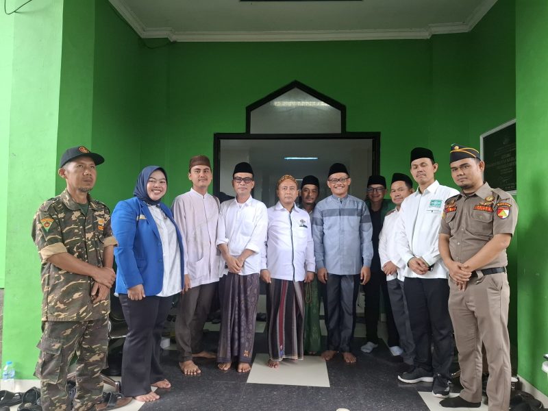 Rektor UIN Sultan Maulana Hasanuddin Banten Prof Muhammad Ishom menyampaikan pandangan kebangsaan dalam Istighotsah Harlah ke-103 Nahdlatul Ulama di Kantor PWNU Banten, Kamis, 8 Januari 2026