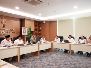 Rapat pimpinan UIN SMH Banten membahas rencana pembukaan Prodi Vokasi D4 Traditional Chinese Medicine di Ruang Rapat Rektor, Senin, 19 Januari 2026