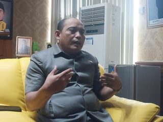 Sekretaris DPD Golkar Banten Bahrul Ulum menyampaikan keterangan terkait jadwal Musda Golkar Kabupaten Pandeglang yang belum terlaksana sesuai aturan organisasi