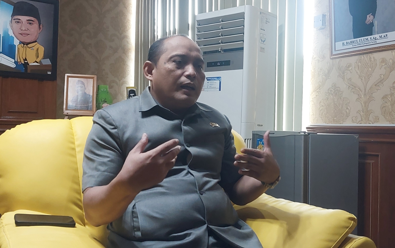 Sekretaris DPD Golkar Banten Bahrul Ulum menyampaikan keterangan terkait jadwal Musda Golkar Kabupaten Pandeglang yang belum terlaksana sesuai aturan organisasi