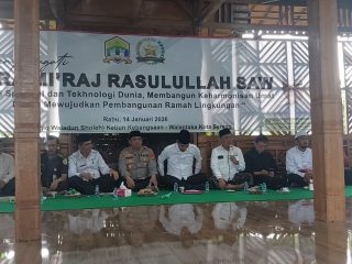 Tokoh lintas agama menghadiri agenda FKUB dan Pemerintah Kota Serang mengikuti peringatan Isra Mi’raj Nabi Muhammad SAW 1447 Hijriah di Joglo Waladun Sholeh, Walantaka, Kota Serang, Rabu, 14 Januari 2026