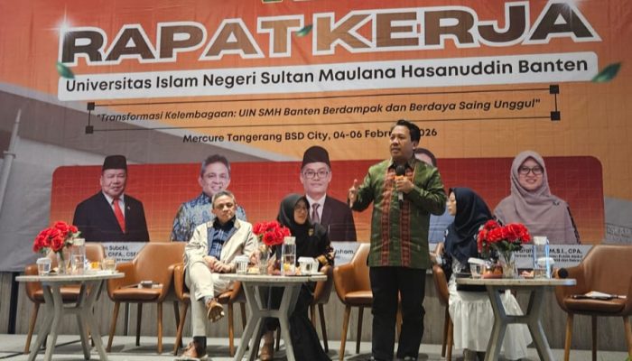 Ketua Dewan Pengawas UIN SMH Banten Ruchman Basori menyampaikan arahan strategis pengembangan kampus dalam Rapat Kerja UIN SMH Banten di Tangerang, Rabu, 4 Februari 2026