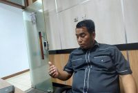 Ketua Fraksi Demokrat DPRD Kabupaten Serang, Azwar Anas, menyampaikan pernyataan usai Rapat Paripurna DPRD Kabupaten Serang, Rabu, 18 Februari 2026, terkait polemik TPS Bojong Menteng.
