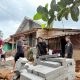 Mahasiswa BEM Banten Bersatu bersama warga melakukan peletakan batu pertama pembangunan Taman Baca Masyarakat dan renovasi Majlis Ta’lim di Huntara Kampung Cigobang, Lebak Gedong, Selasa, 10 Februari 2026