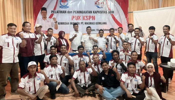 Pengurus dan perwakilan anggota KSPN Nikomas Gemilang mengikuti pelatihan peningkatan sumber daya manusia di Vila Wima Musro, Anyer