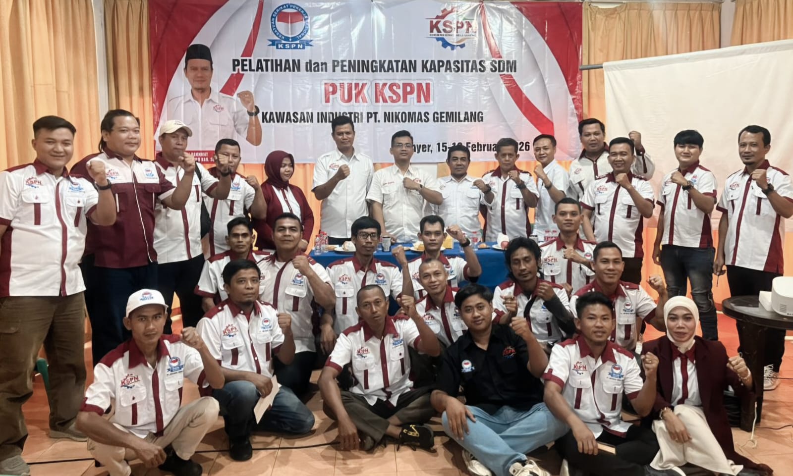 Pengurus dan perwakilan anggota KSPN Nikomas Gemilang mengikuti pelatihan peningkatan sumber daya manusia di Vila Wima Musro, Anyer