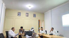 Pimpinan UIN SMH Banten dan jajaran BAZNAS Kota Cilegon berfoto bersama usai penandatanganan PKS program Beasiswa Satu Keluarga Satu Sarjana (SKSS) di Kantor BAZNAS Kota Cilegon, Senin, 9 Februari 2026
