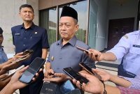 Wakil Bupati Serang Muhammad Najib Hamas saat menghadiri rapat pembahasan dua raperda lingkungan bersama DPRD Kabupaten Serang, Rabu, 18 Februari 2026