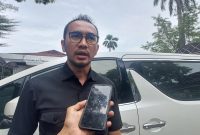 Wakil Ketua Komisi 3 DPRD Kabupaten Serang Eki Baihaki usai rapat pembahasan raperda lingkungan dan pengelolaan sampah di Gedung DPRD Kabupaten Serang, Rabu, 18 Februari 2026