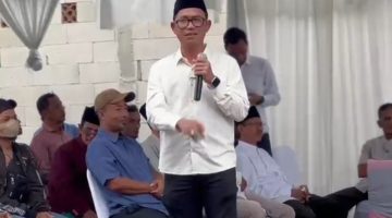 Ahmad Muhibbin saat berdialog dengan warga di Desa Pegandikan Kecamatan Lebakwangi dalam kegiatan reses masa persidangan, Selasa, 3 Maret 2026