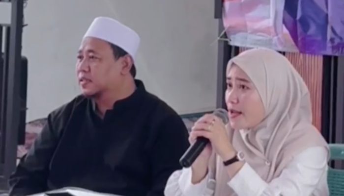 Anggota DPRD Kabupaten Serang Desi Ferawati saat menggelar kegiatan reses sekaligus santunan anak yatim dan buka puasa bersama warga di Kecamatan Kramatwatu, Sabtu, 7 Maret 2026