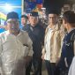 Ketua FKUB Kota Serang KH Matin Syarkowi saat meninjau aktivitas pedagang dan pembeli di Pasar Jedogan, kawasan Royal Baroe, Jumat, 20 Maret 2026