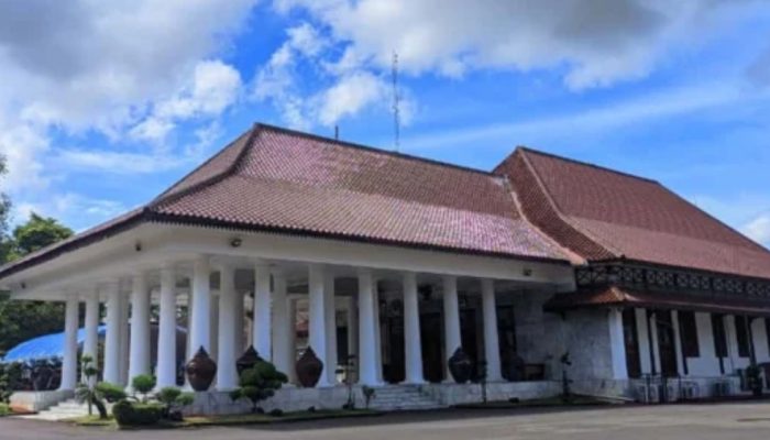 Gambar ilustrasi gedung Pemkab, polemik tambahan honor dana BOS bagi guru PPPK paruh waktu di Kabupaten Serang