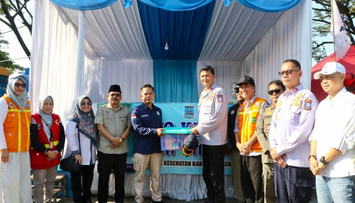 Sekda Kabupaten Serang Zaldi Dhuhana meninjau Pos Pam Ciujung untuk memastikan kesiapan petugas dan kelancaran arus mudik Lebaran 2026.