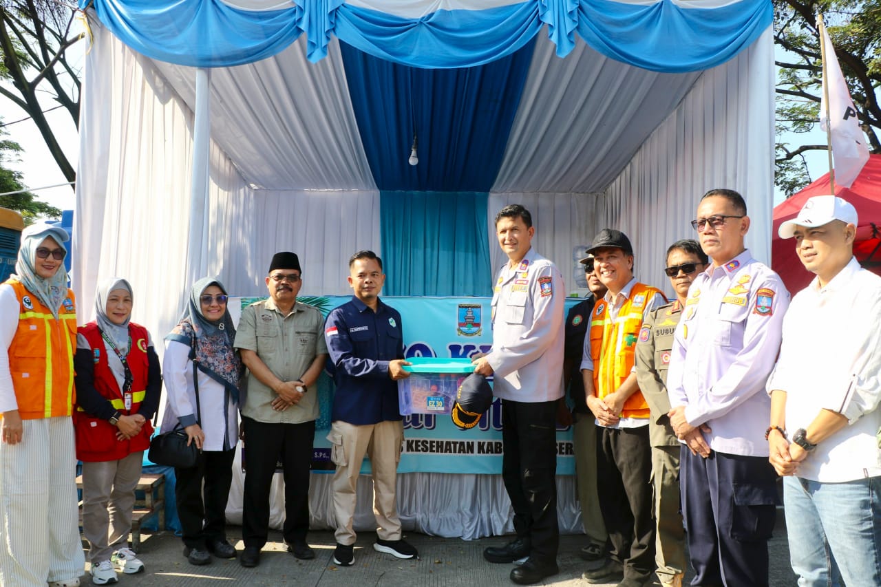 Sekda Kabupaten Serang Zaldi Dhuhana meninjau Pos Pam Ciujung untuk memastikan kesiapan petugas dan kelancaran arus mudik Lebaran 2026.