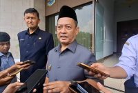 Wakil Bupati Serang Muhammad Najib Hamas memberikan imbauan keselamatan mudik kepada warga di Masjid Jami’ Al-Barokah, Pelamunan, Kramatwatu, Senin, 16 Maret 2026