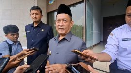 Wakil Bupati Serang Muhammad Najib Hamas memberikan imbauan keselamatan mudik kepada warga di Masjid Jami’ Al-Barokah, Pelamunan, Kramatwatu, Senin, 16 Maret 2026
