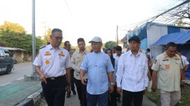 Wakil Bupati Serang Muhammad Najib Hamas memeriksa kesiapan petugas saat meninjau Pos Pengamanan jalur mudik Anyer–Cinangka menjelang Idul Fitri 1447 H.