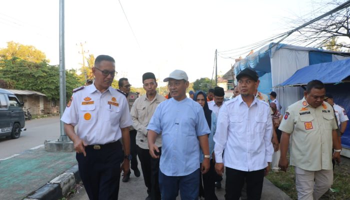 Wakil Bupati Serang Muhammad Najib Hamas memeriksa kesiapan petugas saat meninjau Pos Pengamanan jalur mudik Anyer–Cinangka menjelang Idul Fitri 1447 H.