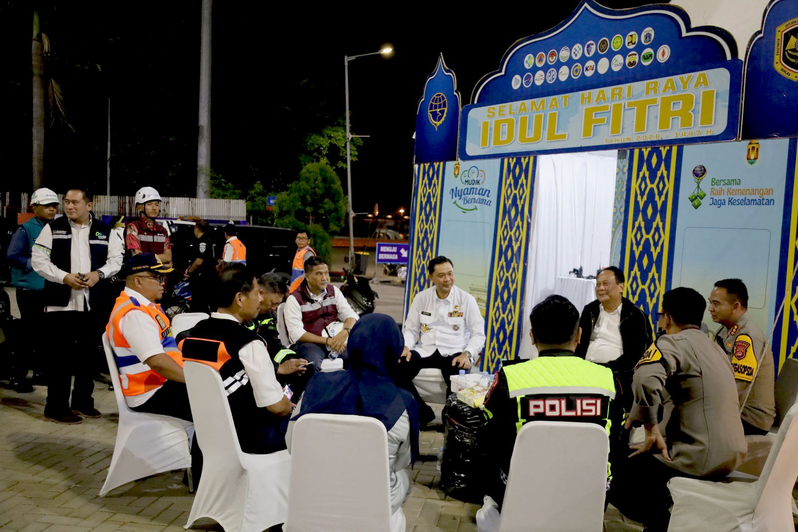 Wakil Menteri Perhubungan Suntana meninjau operasional Angkutan Lebaran 2026 di Pelabuhan Ciwandan, Banten, pada dini hari guna memastikan kelancaran arus mudik.