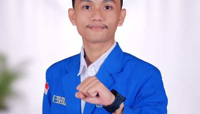 Aktivis PMII dan DEMA IAIN Bone menggelar aksi di DPRD Bone, menuntut evaluasi fasilitas SPPG dalam program MBG